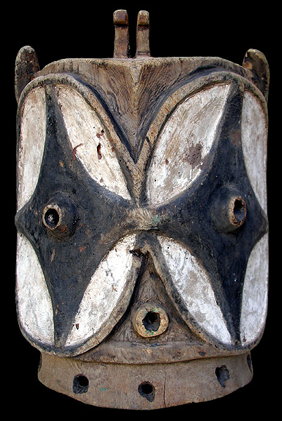 BEMBE: "alunga" ritual helmet mask